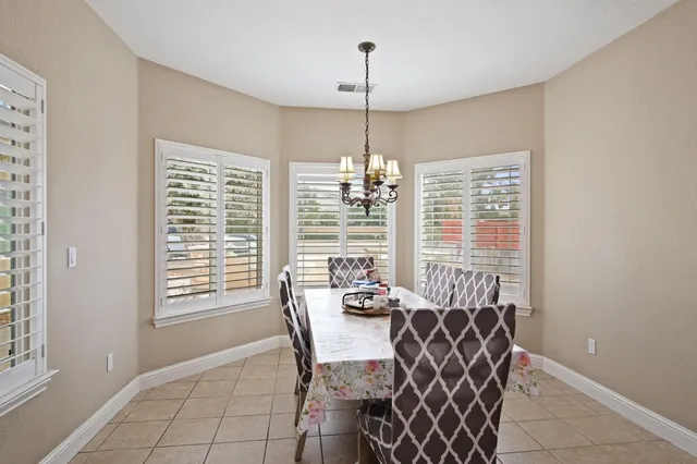 $975,000 | 984 East Woodward Avenue, Manteca, CA 95337