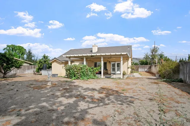 $975,000 | 984 East Woodward Avenue, Manteca, CA 95337