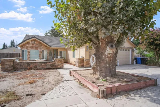 $975,000 | 984 East Woodward Avenue, Manteca, CA 95337