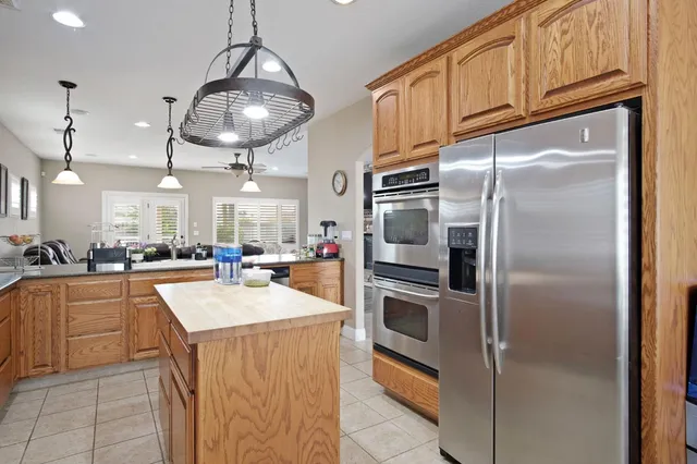 $975,000 | 984 East Woodward Avenue, Manteca, CA 95337