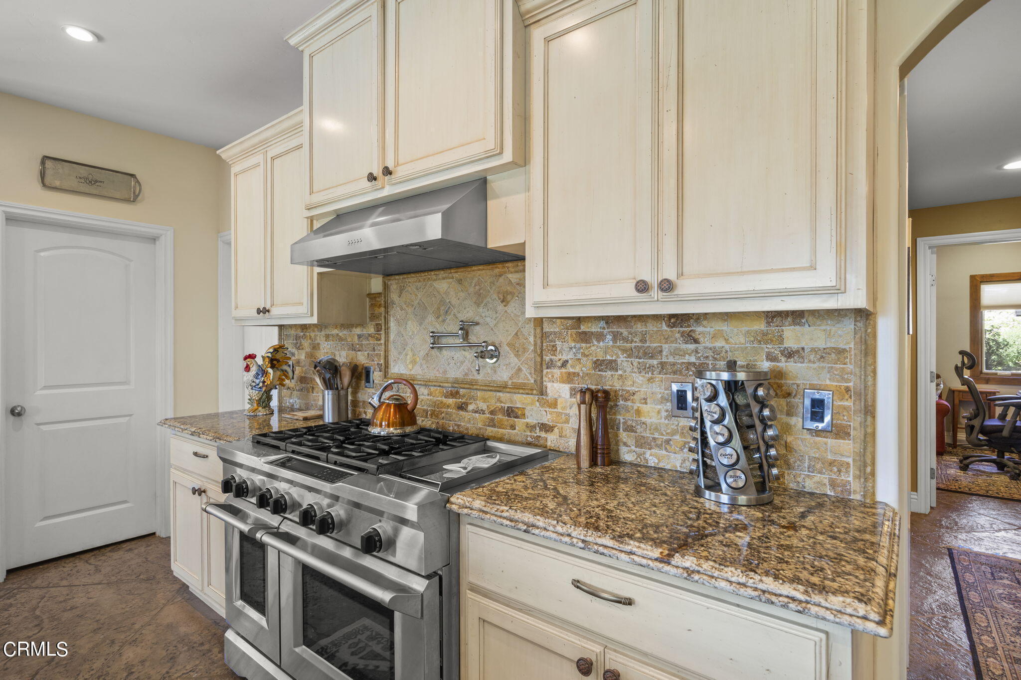 1006 Mesa Drive Camarillo, CA 93010 - Photo 24 of 74 Kitchen-Aid Range