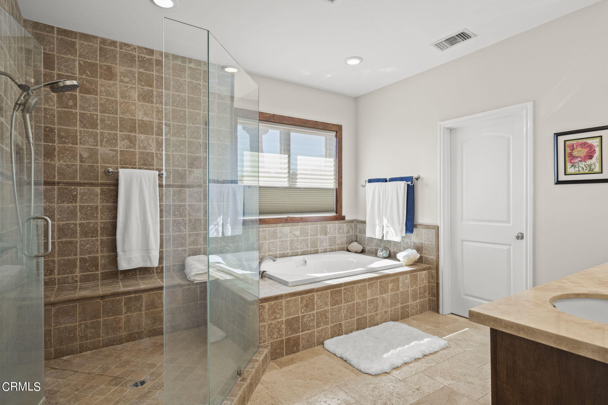 1006 Mesa Drive Camarillo, CA 93010 - Photo 38 of 74 En Suite Bath