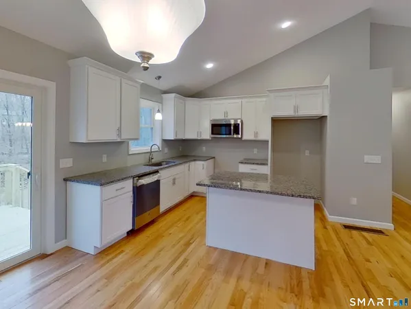 $469,900 | 16 South Street, Brooklyn, CT 06234