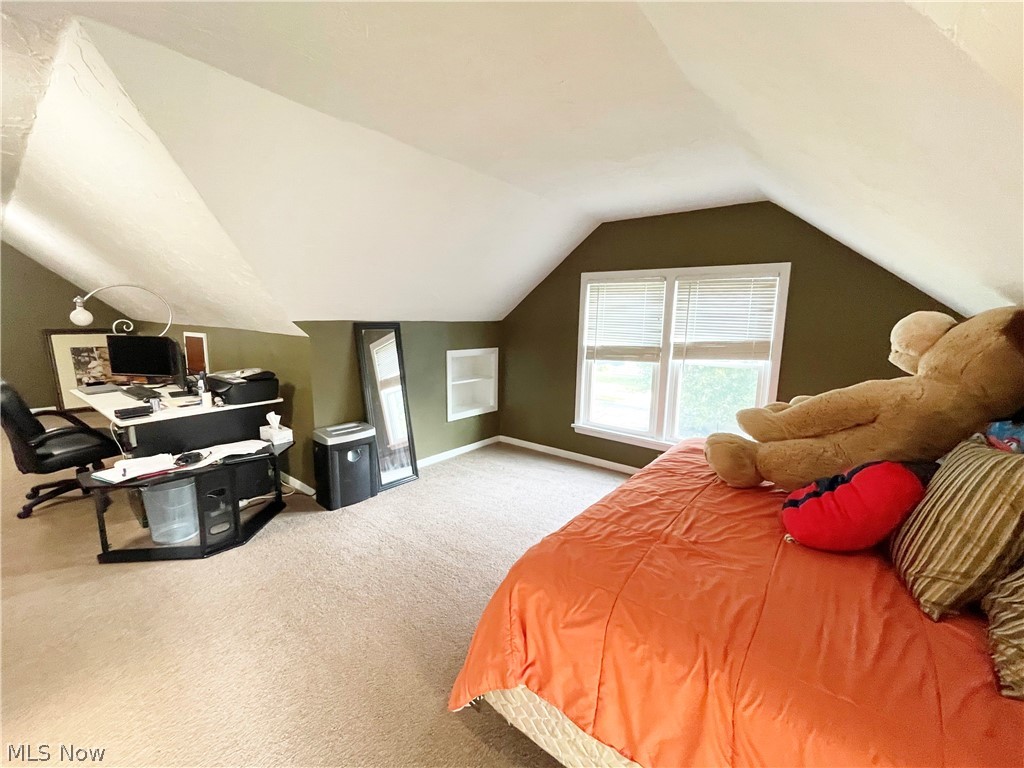 5528 Huron Road Lyndhurst, OH 44124 - Photo 18 of 26 Dormer-perfect for a play area, sitting area, or desk