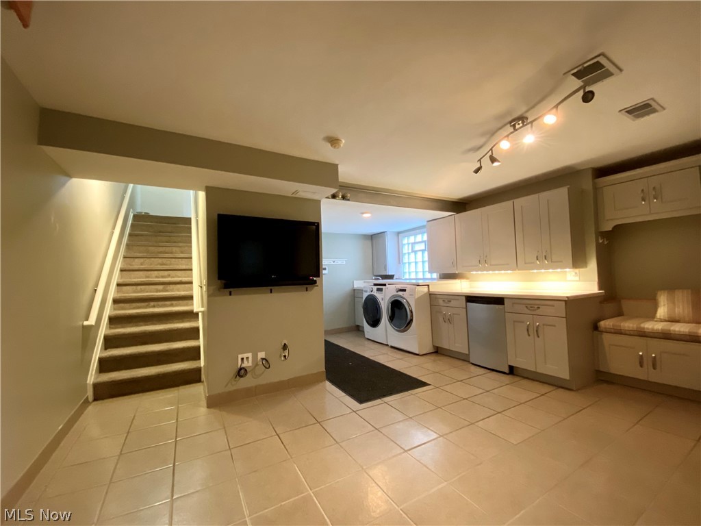 4386 Sexton Road Cleveland, OH 44105 - Photo 23 of 30 Bonus room with TV and sound bar!