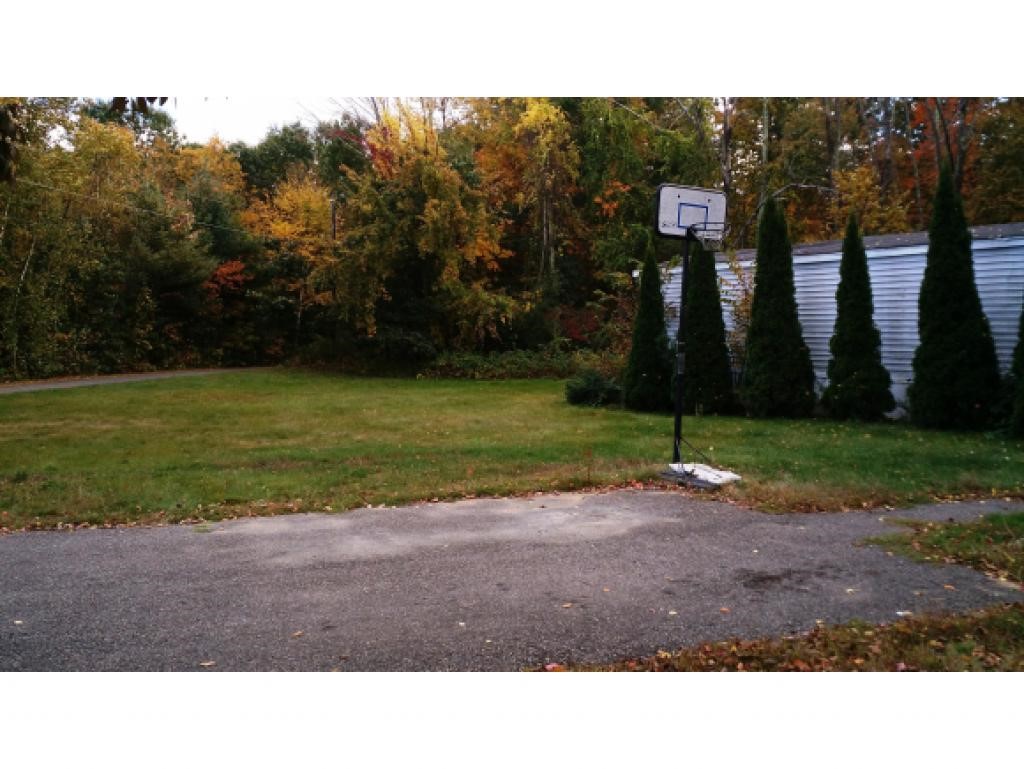 205 Hampstead Road Derry, NH 03038 - Photo 11 of 12