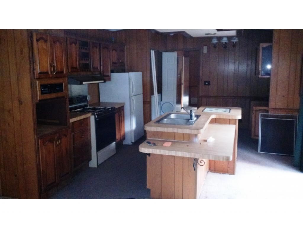 205 Hampstead Road Derry, NH 03038 - Photo 3 of 12
