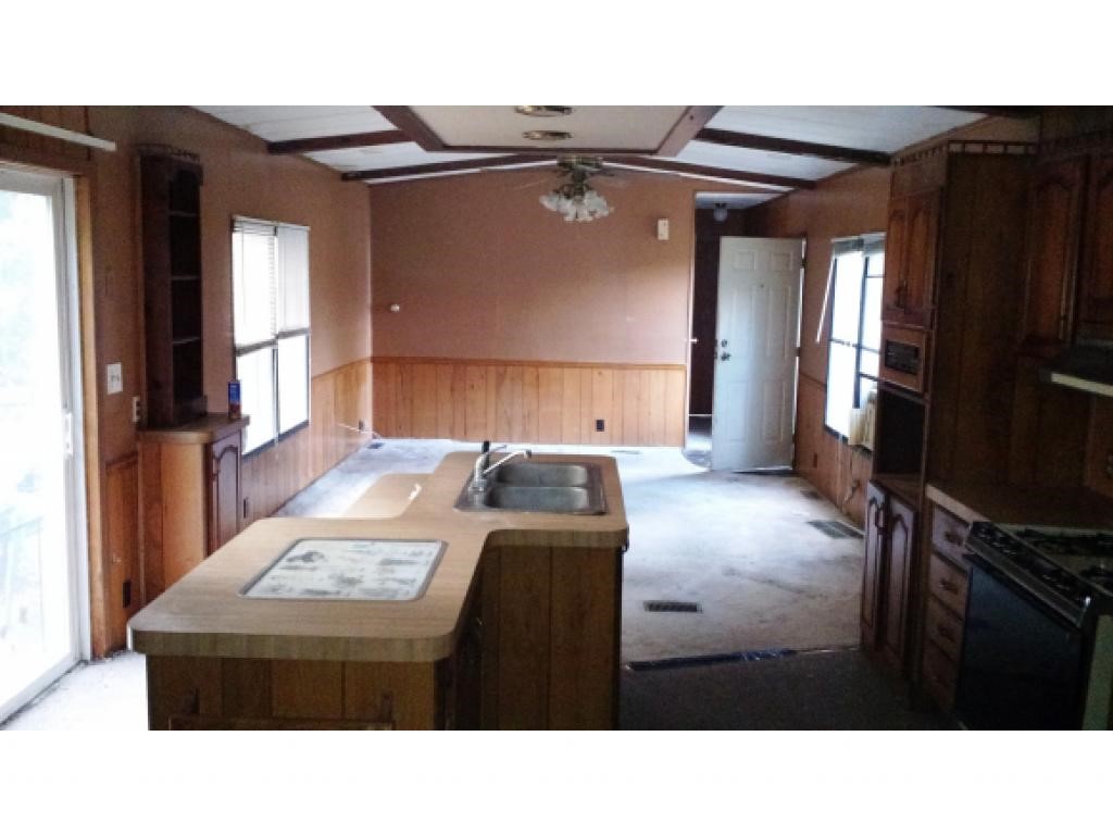 205 Hampstead Road Derry, NH 03038 - Photo 4 of 12