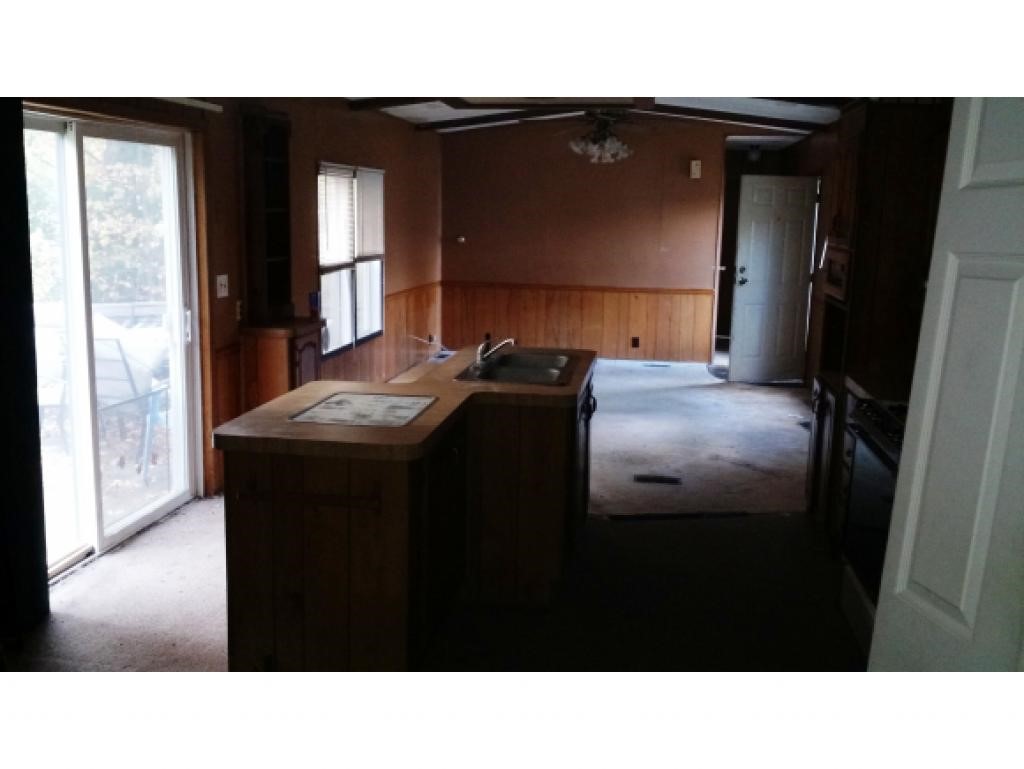 205 Hampstead Road Derry, NH 03038 - Photo 6 of 12