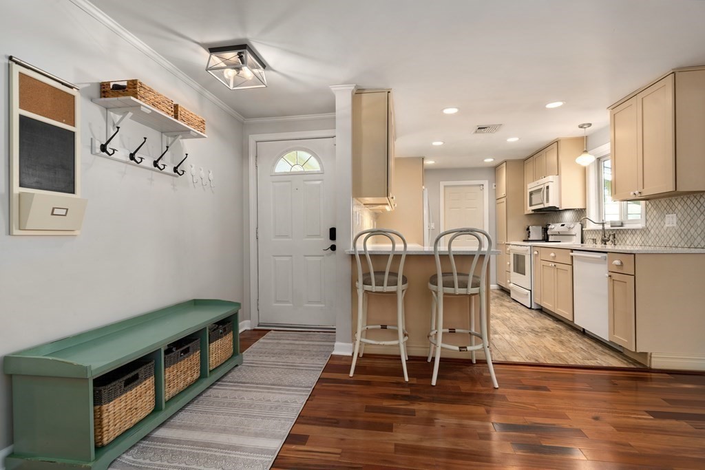 15 Emerson Road Wayland, MA 01778 - Photo 14 of 33