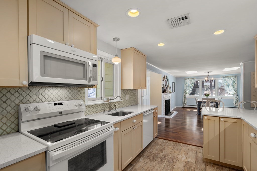 15 Emerson Road Wayland, MA 01778 - Photo 8 of 33
