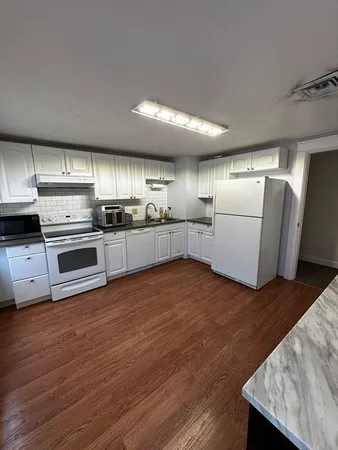 $2,500 | 144 East Main Street, Unit 2, Westborough, MA 01581