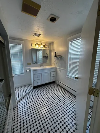 $2,500 | 144 East Main Street, Unit 2, Westborough, MA 01581