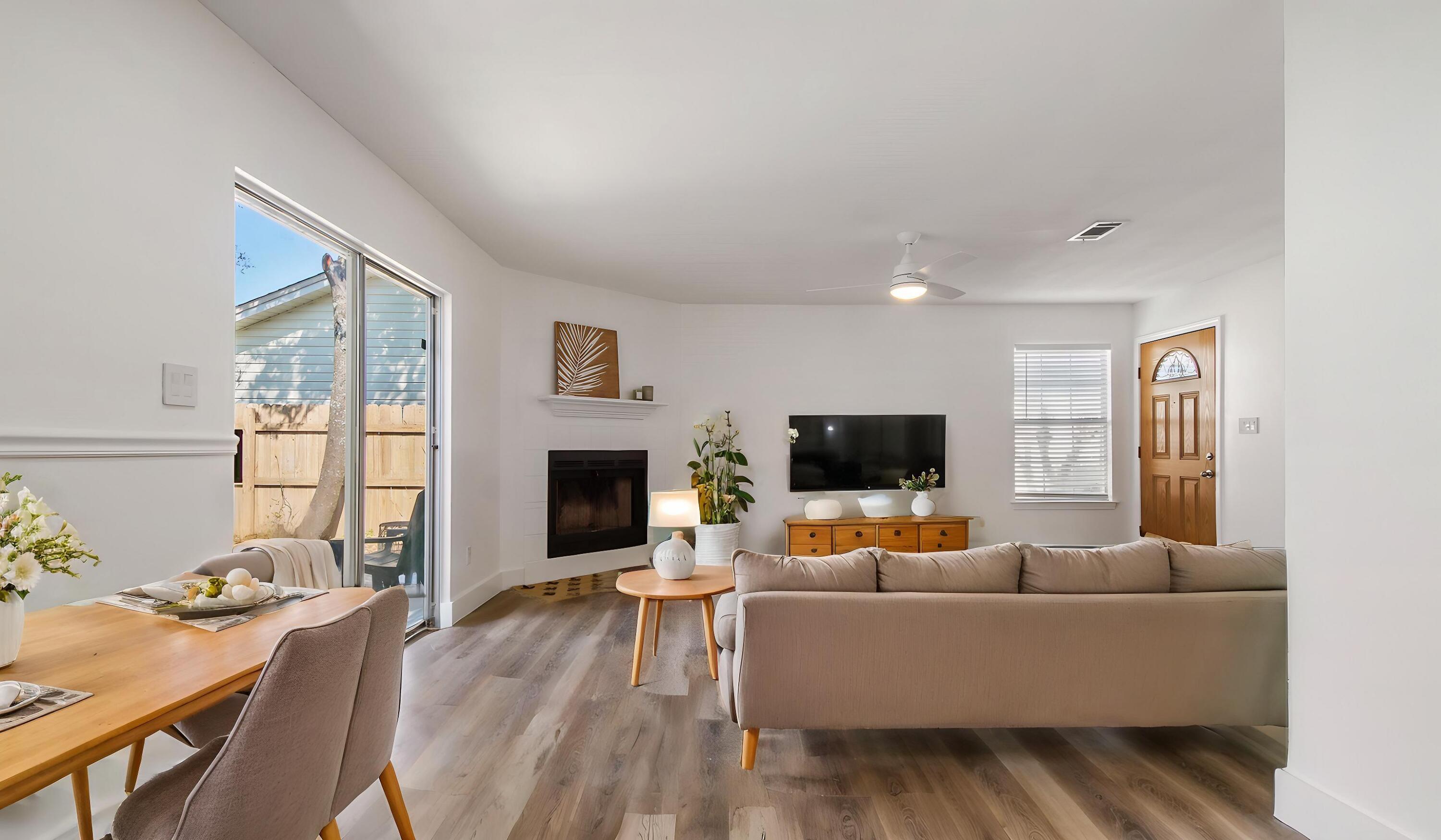 44 Ruby Circle Mary Esther, FL 32569 - Photo 6 of 34 a living room with furniture and a flat screen tv