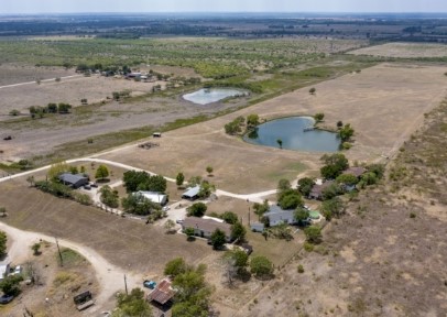 99 Roots Road Martindale, TX 78655 - Photo 1 of 28