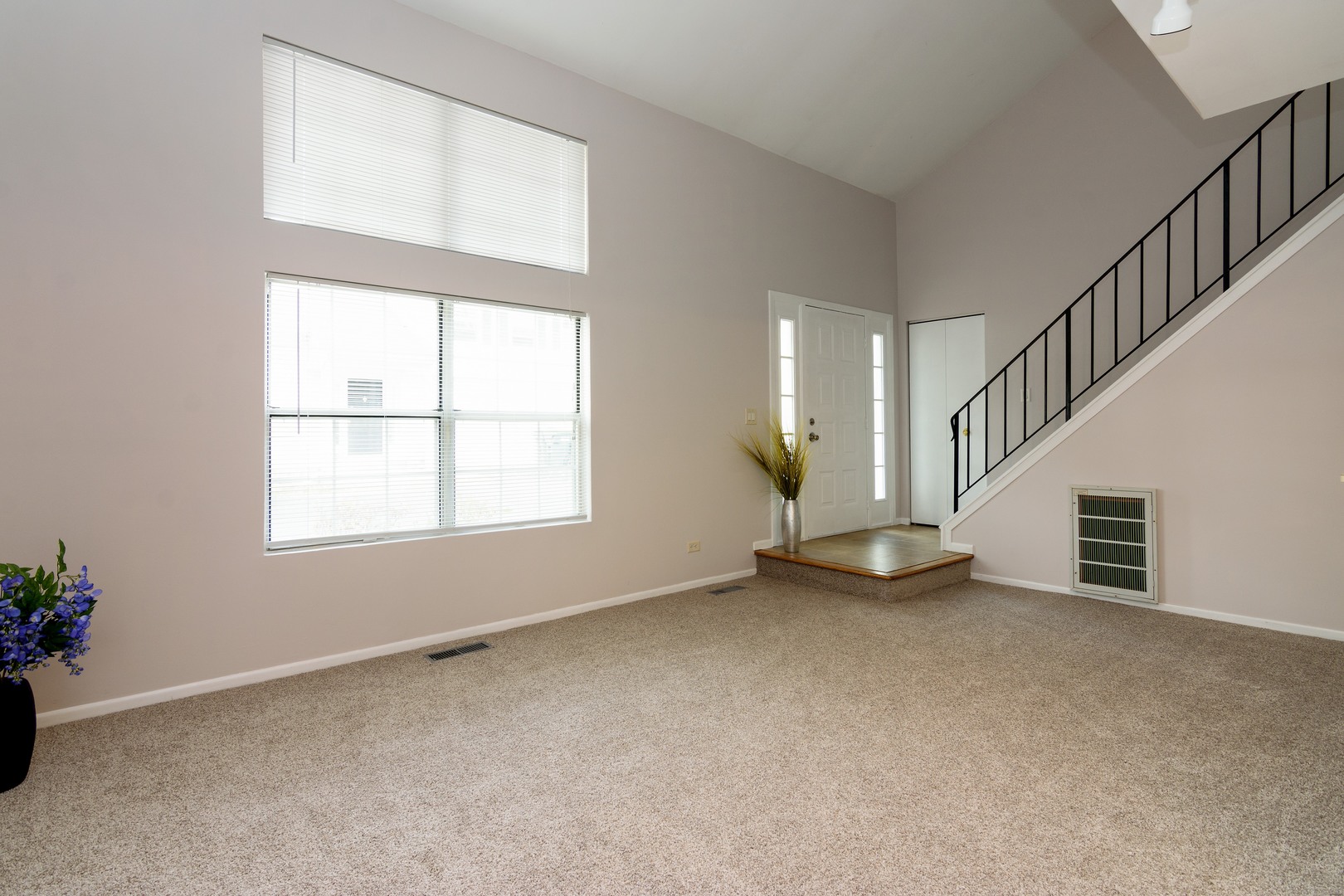 272 Butternut Lane, Unit 272 Streamwood, IL 60107 - Photo 2 of 11
