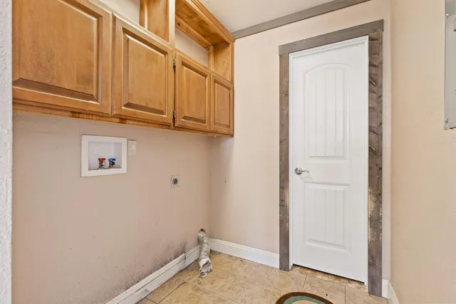 a view of a storage & utility room