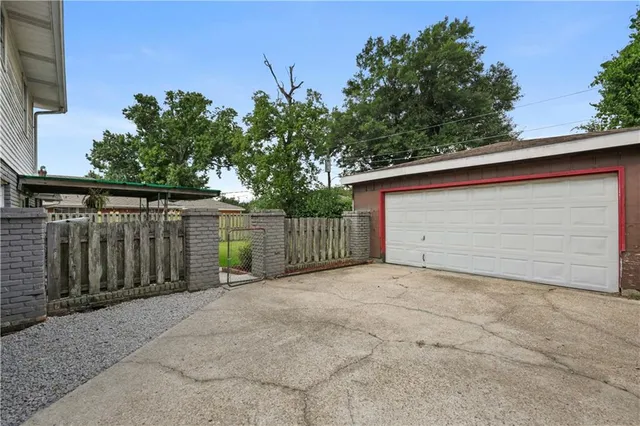 $2,400 | 2529 Hudson Place, New Orleans, LA 70131