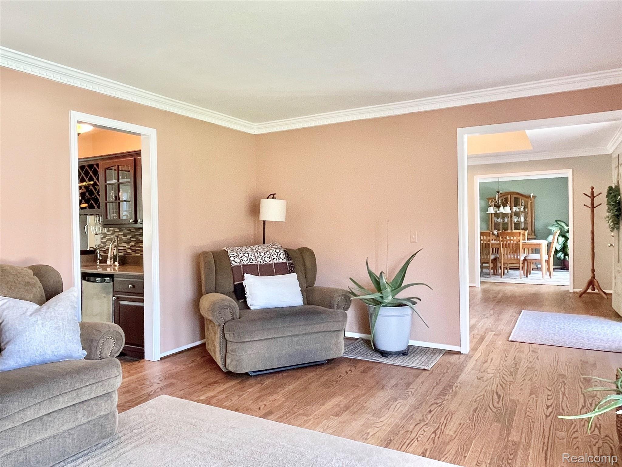 5246 Aintree Road Rochester, MI 48306 - Photo 16 of 60 Beautiful hardwood flooring