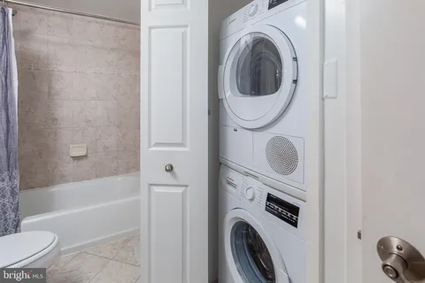 $330,000 | 4801 Fairmont Avenue, Unit 411, Bethesda, MD 20814