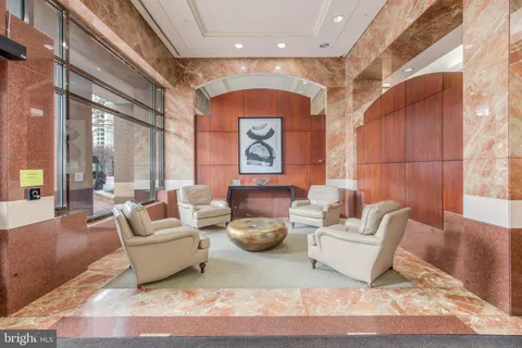 $330,000 | 4801 Fairmont Avenue, Unit 411, Bethesda, MD 20814