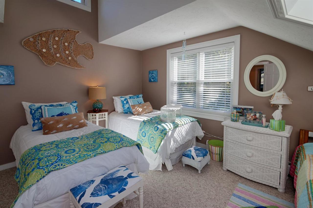 71 Captain Carltons Road Cotuit, MA 02635 - Photo 17 of 21 a bedroom with bed and a window