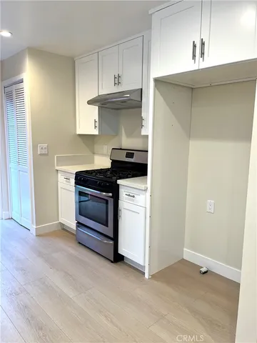 $2,900 | 2720 West 70th Street, Los Angeles, CA 90043