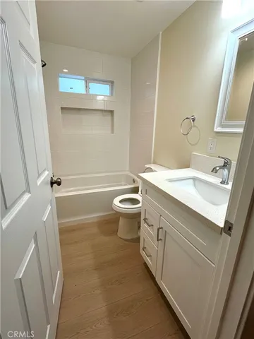 $2,900 | 2720 West 70th Street, Los Angeles, CA 90043