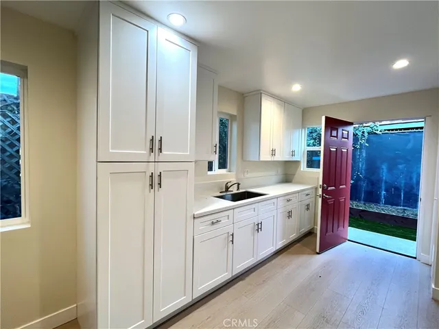 $2,900 | 2720 West 70th Street, Los Angeles, CA 90043