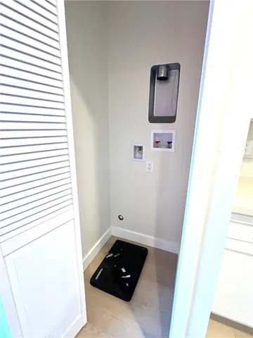 $2,900 | 2720 West 70th Street, Los Angeles, CA 90043