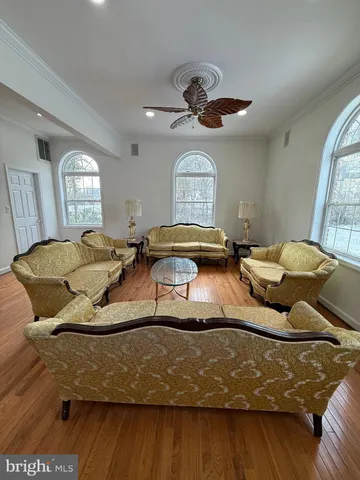 $3,800 | 3003 Preston Avenue, Alexandria, VA 22306