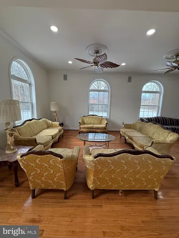 $3,800 | 3003 Preston Avenue, Alexandria, VA 22306