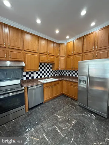 $3,800 | 3003 Preston Avenue, Alexandria, VA 22306