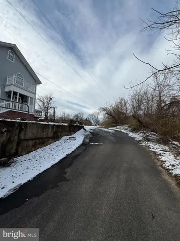 $3,800 | 3003 Preston Avenue, Alexandria, VA 22306