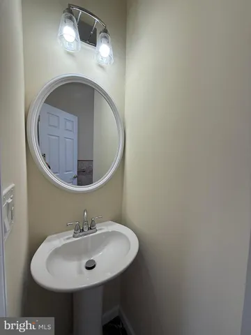 $3,800 | 3003 Preston Avenue, Alexandria, VA 22306