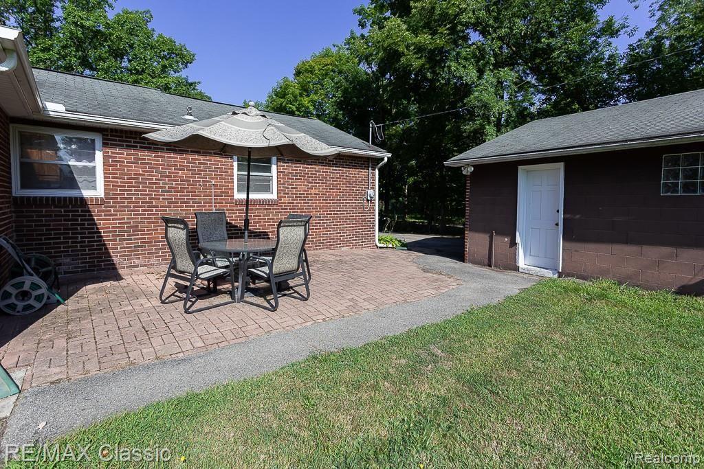 18231 Sumpter Road Belleville, MI 48111 - Photo 8 of 30 18231 sumpter exteriors (8).jpg