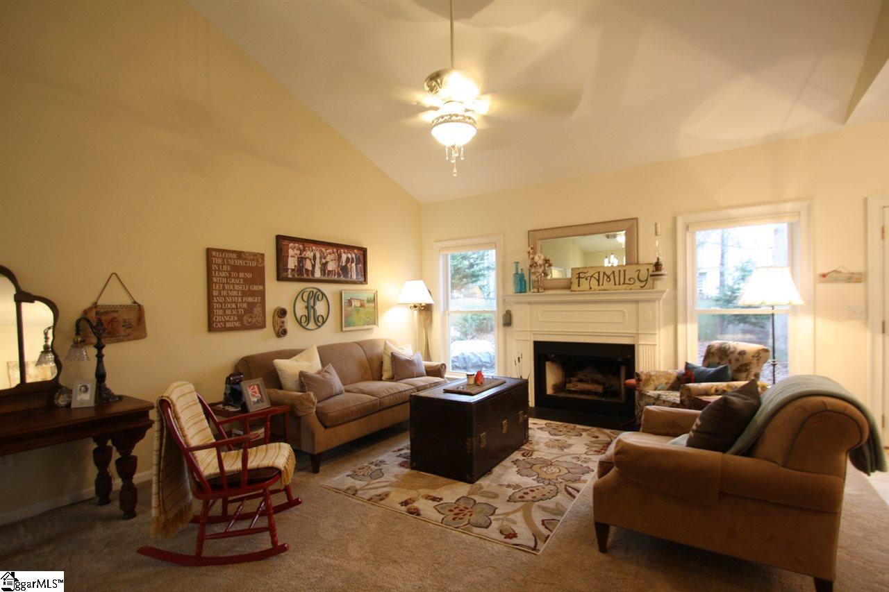 415 Roberts Road Taylors, SC 29687 - Photo 4 of 28 Gallery Image 4