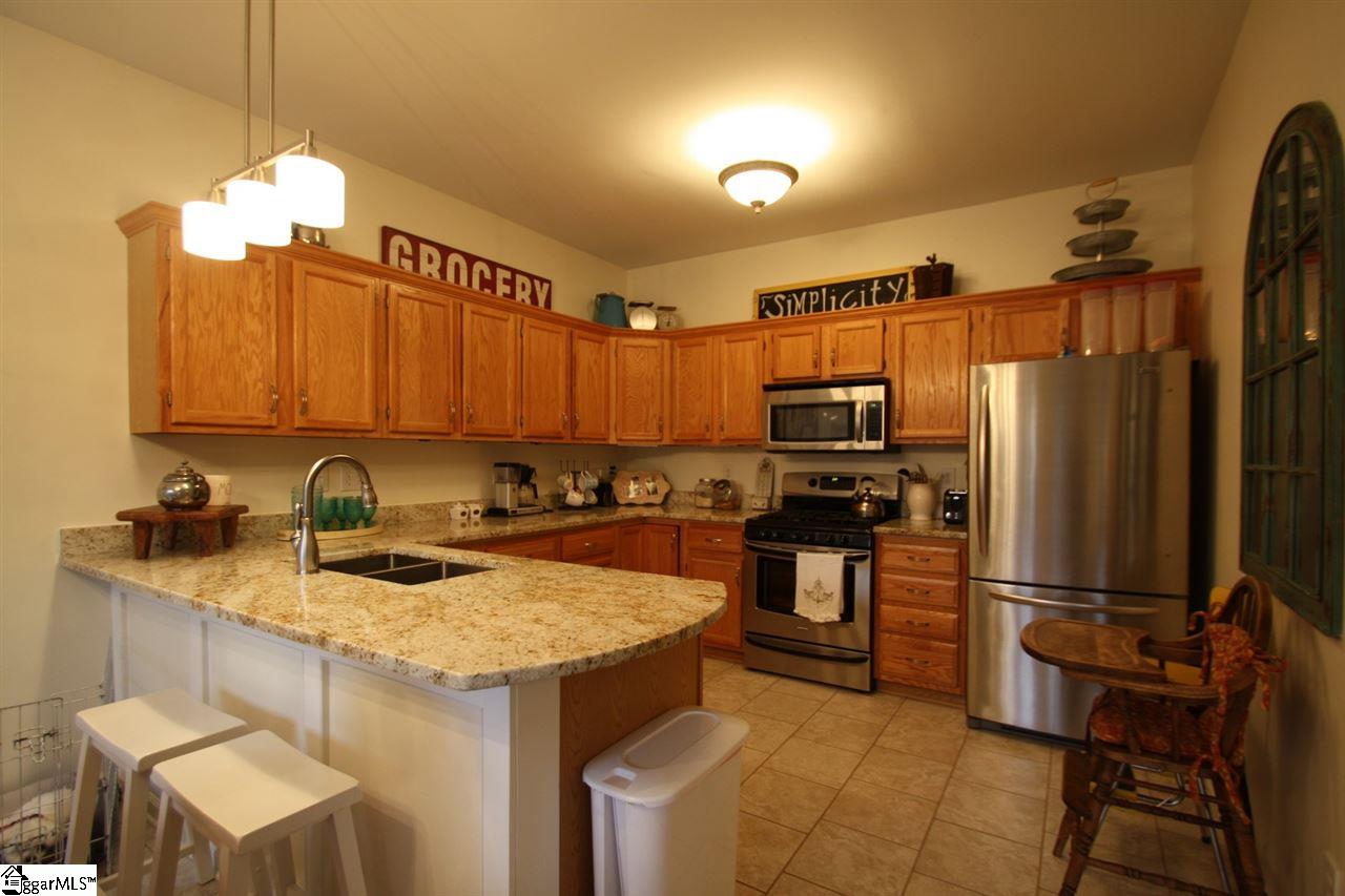415 Roberts Road Taylors, SC 29687 - Photo 9 of 28 Gallery Image 9