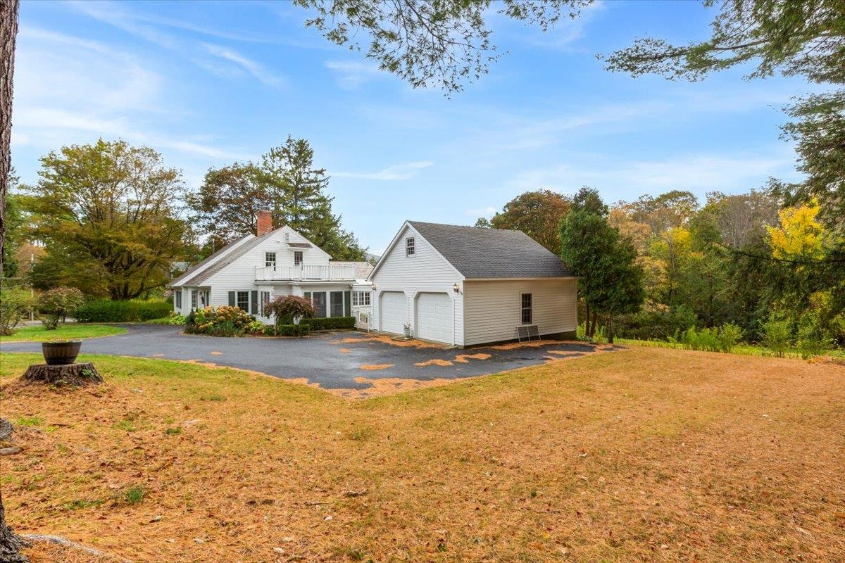 134 Monument Avenue Bennington, VT 05201 - Photo 2 of 39