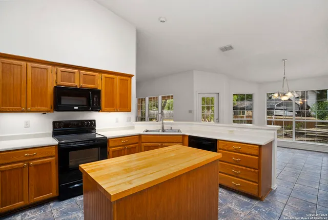 $600,000 | 8902 Enchanted Park, Boerne, TX 78015