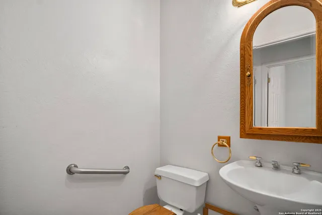 $600,000 | 8902 Enchanted Park, Boerne, TX 78015