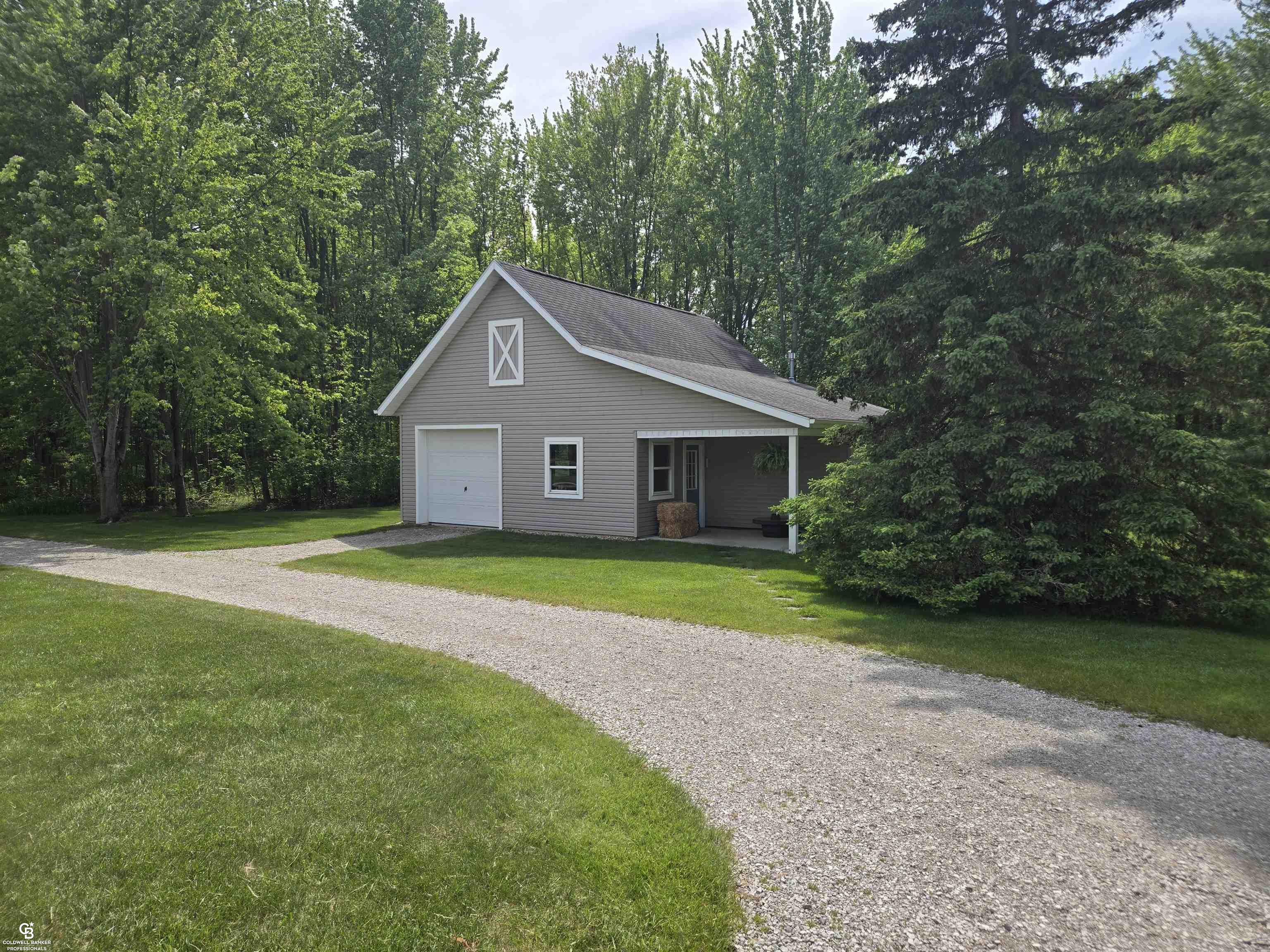 9660 Brandon Road Avoca, MI 48006 - Photo 4 of 54