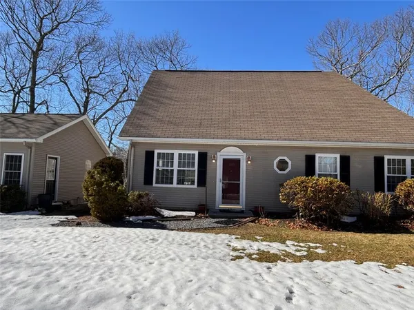 $2,800 | 100 Clinton Drive, Unit 1, North Kingstown, RI 02852