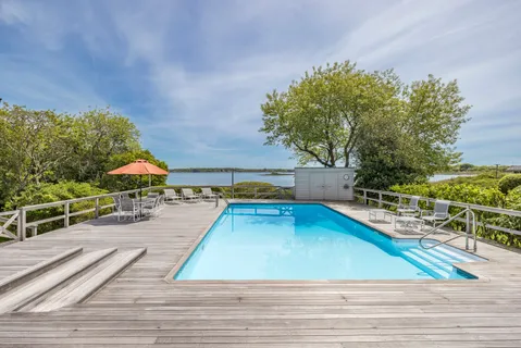$4,195,000 | 6 Lakeside Court, Montauk, NY 11954