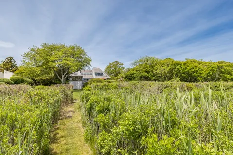 $4,195,000 | 6 Lakeside Court, Montauk, NY 11954