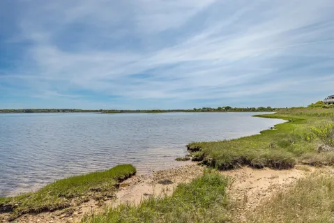 $4,195,000 | 6 Lakeside Court, Montauk, NY 11954