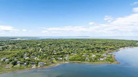 $4,195,000 | 6 Lakeside Court, Montauk, NY 11954