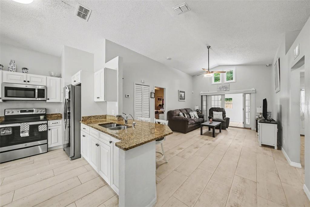 2543 Rose Ridge Circle Orlando, FL 32839 - Photo 8 of 25 Gallery Image 8