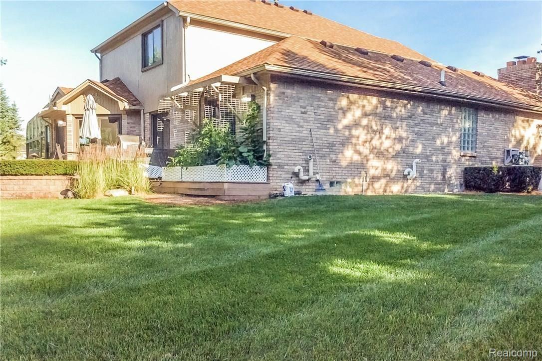 552 Buttercup Court Rochester, MI 48307 - Photo 64 of 73 067-Front_View-2639162-large.jpg