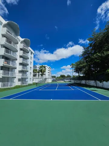 $130,000 | 492 Northwest 165th Street, Unit C211, Miami, FL 33169